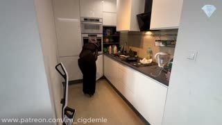 Çiğdemle Hayat – Afrodit Mutfağı Temizliyor 🖤