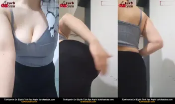 Kadın Ablası Türbanlı Yasemin’i Çıplak Gösteriyor