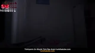 Seksli Kadın üvey kardeş Aniden Odaya Daldığında Konuşkan Seks Hikayesi